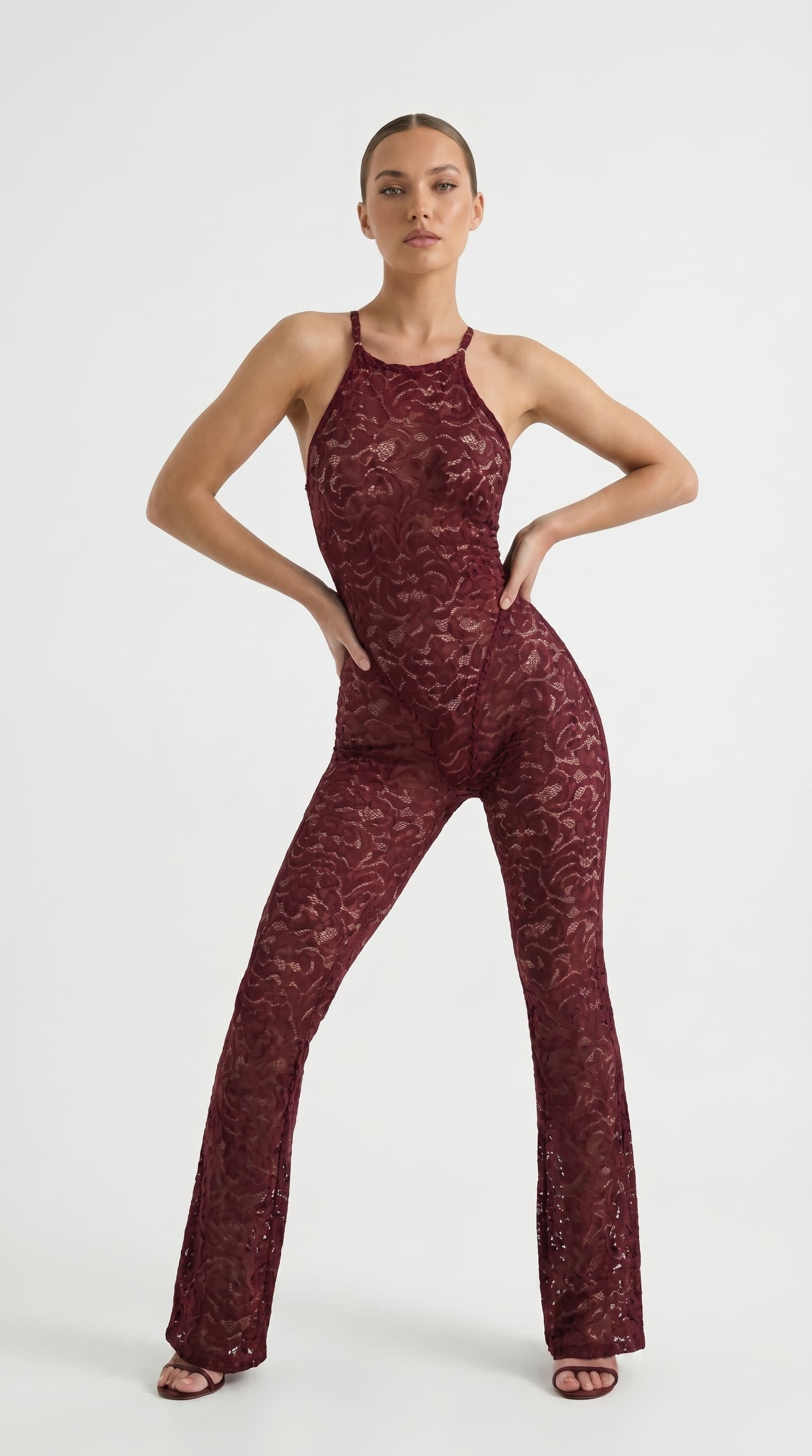 Video showcase of the bordeaux Lea De Paris lace suit.