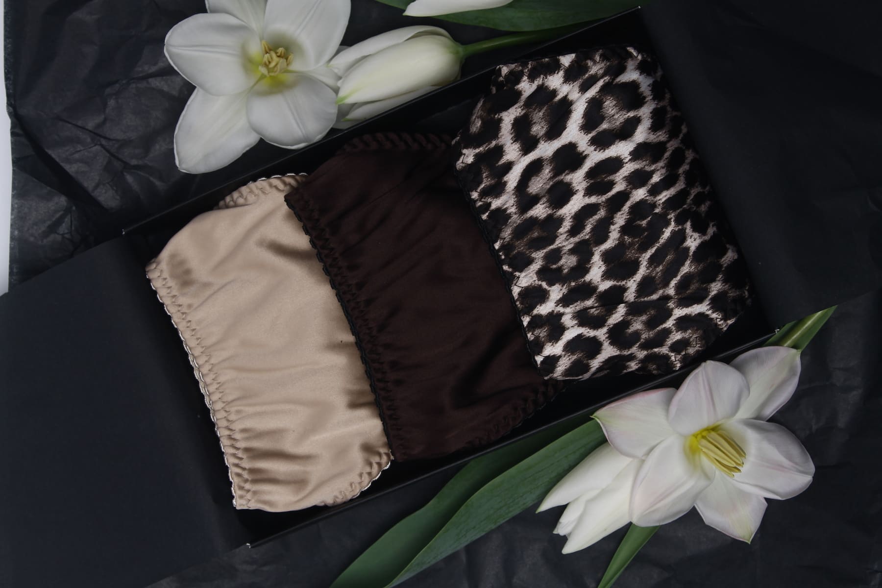Bespoke brown Leo Box panties set for a perfect architectural fit.